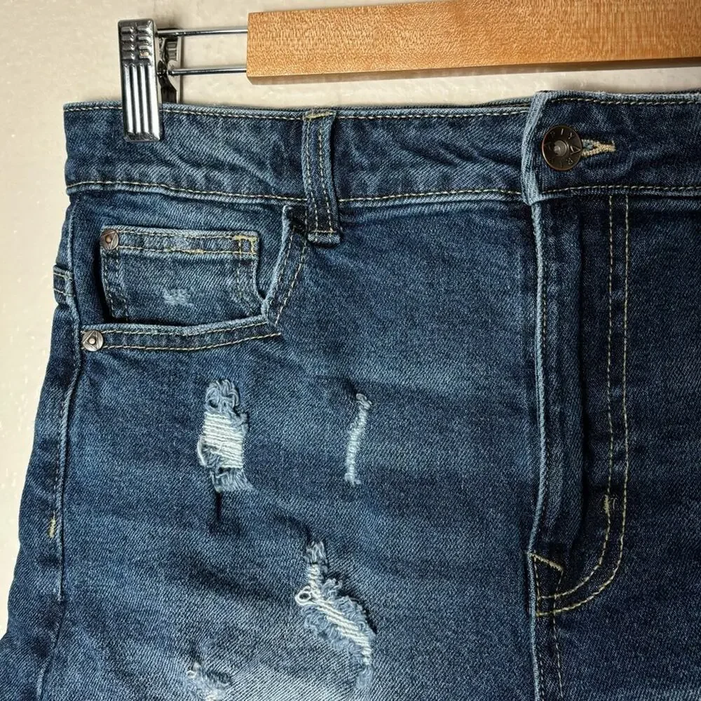 ARIYA Shorts Women's 11/30 Curvy High Rise Distressed Cut Offs Med Blue